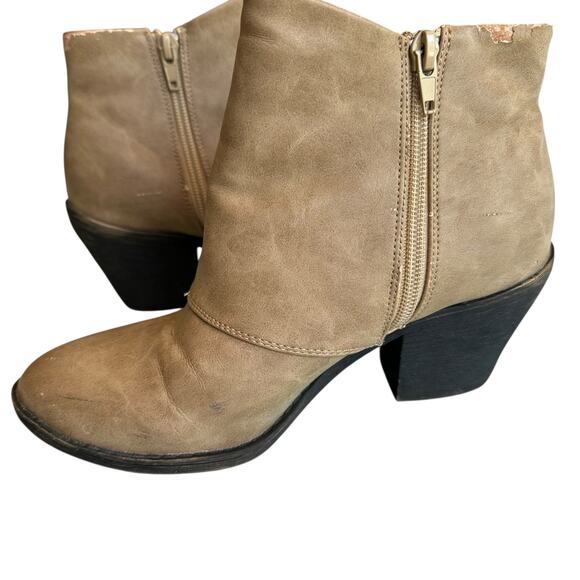 Womens Ankle Boot Size 7.5 Tan Short Heel - Picture 2 of 8